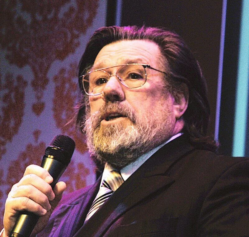 Ricky Tomlinson Becomes a Royle