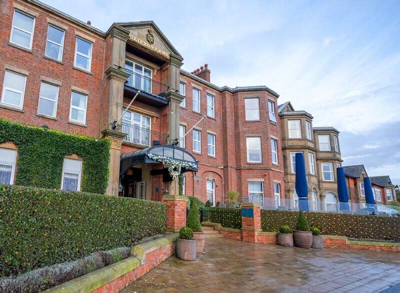 Clifton Arms – First Built on What is Now Park Street