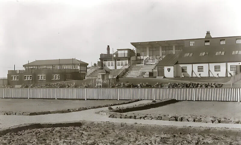 Greyhound Racing Finishes at Clifton Park Racecourse, Squires Gate