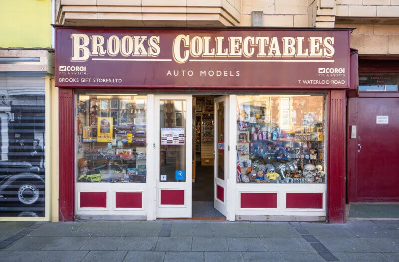 Mark Yates Carries on the Brooks Collectibles Tradition