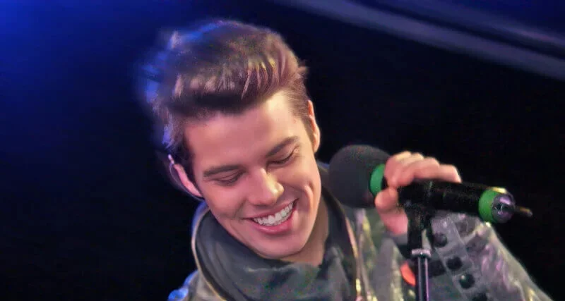 Photo Exclusive: Joe McElderry’s First Live Performance in Blackpool