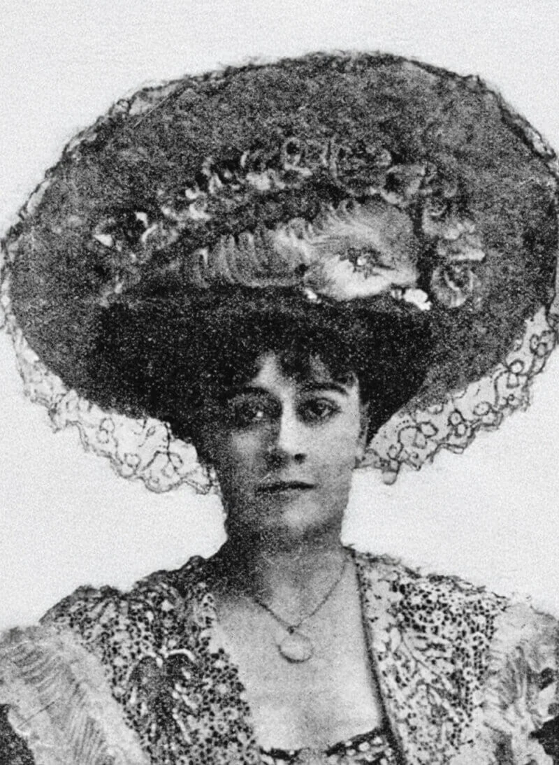 Victoria Monks Appears at the Empire Theatre