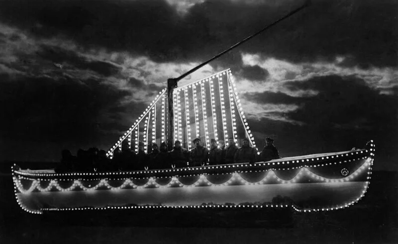 World First To Adopt Electric Street Lighting For Illuminations