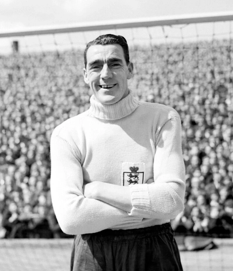 Frank Swift Signs with Manchester City