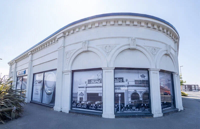 The Great Marton Windmill and the Oxford Hotel