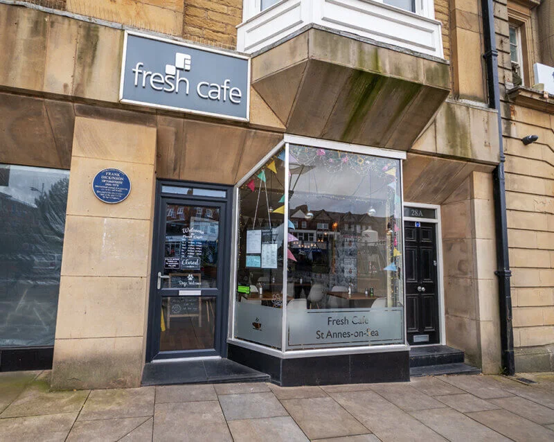 Blackpool Born Pioneer Develops Contact Lens in St Annes