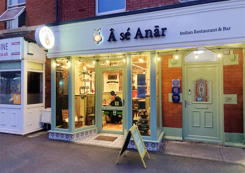 The Remarkable Rise of the Â sé Anār Restaurant